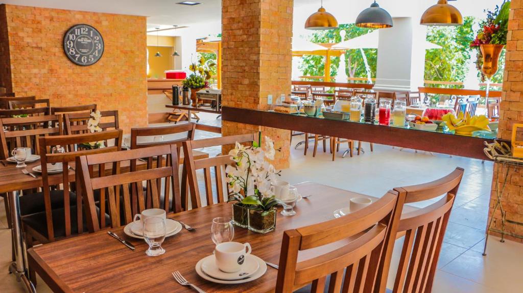 Um restaurante ou outro lugar para comer em Terra dos Diamantes Hotel