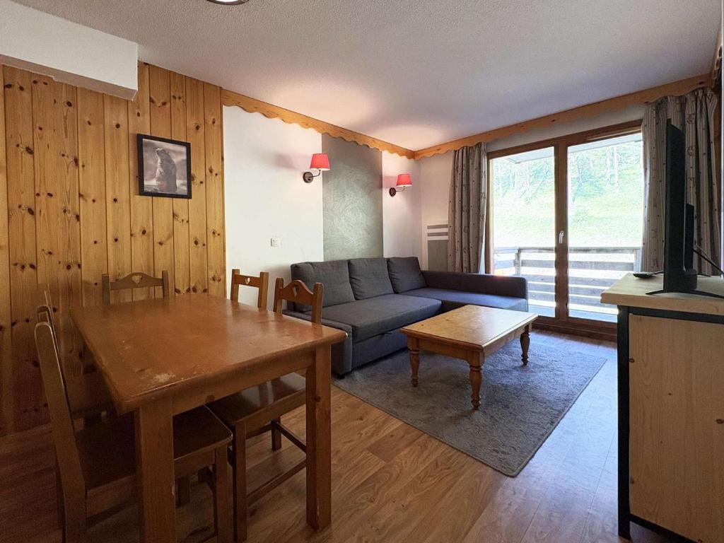 Appartement charmant avec piscine, sauna, et accès skis aux pieds - 6 personnes, Les Orres 1800 - FR-1-322-446