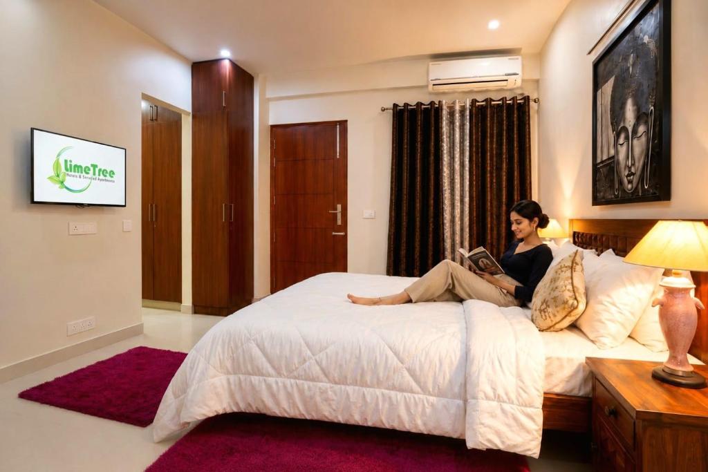 Lime Tree Luxurious 3BHK Serviced Apartment Near Medanta - 
