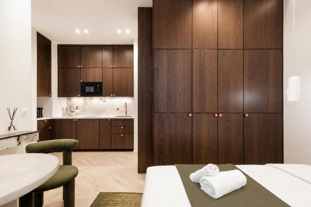 Perfect Paris Escape Near Eiffel Tower