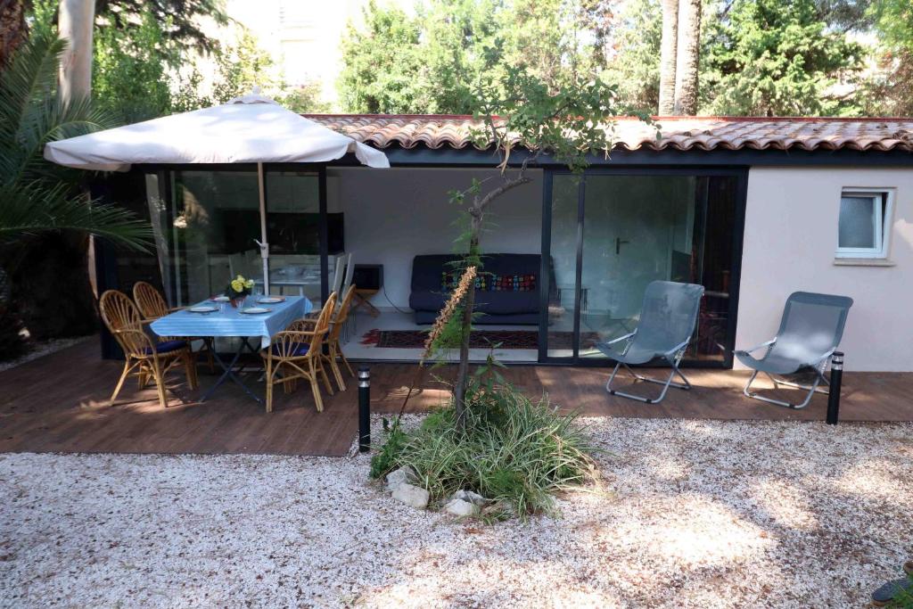 Cannes, Côte d'Azur - Maison de jardin au calme, proche de la Croisette