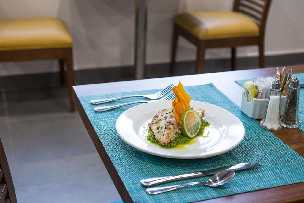 Wyndham Garden Playa del Carmen photo