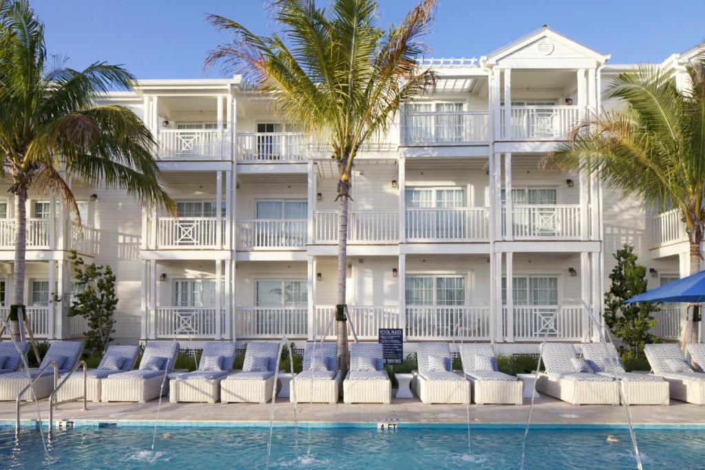 Bazén v ubytování Oceans Edge Key West nebo v jeho okolí