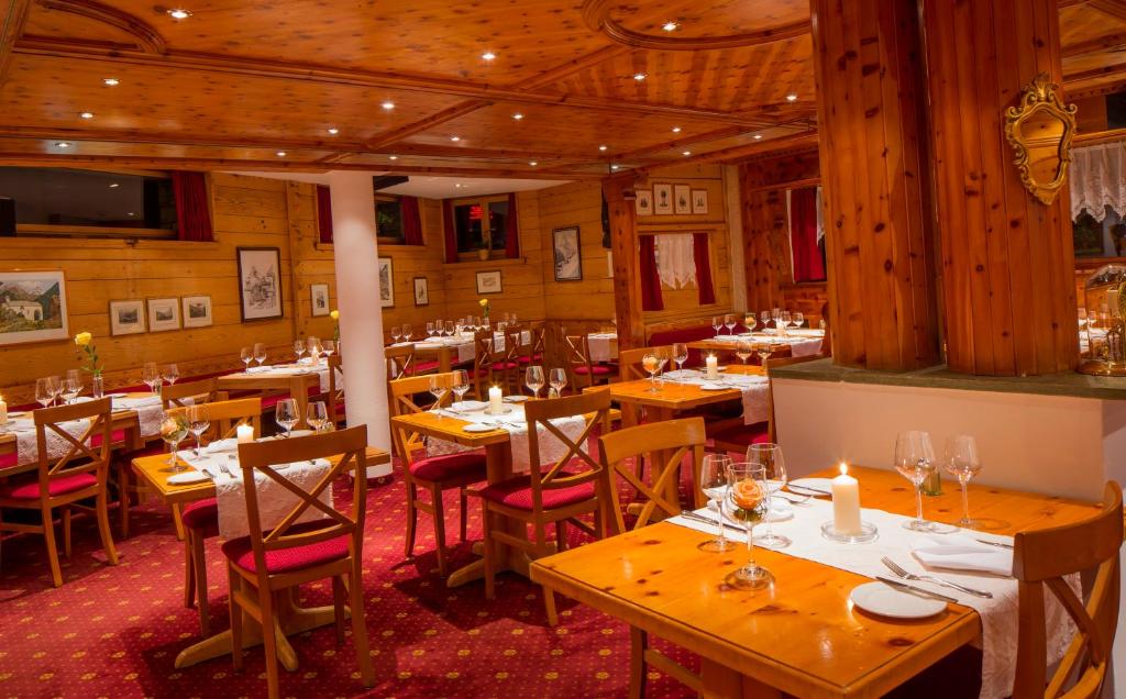 Restaurace v ubytování Hotel Excelsior