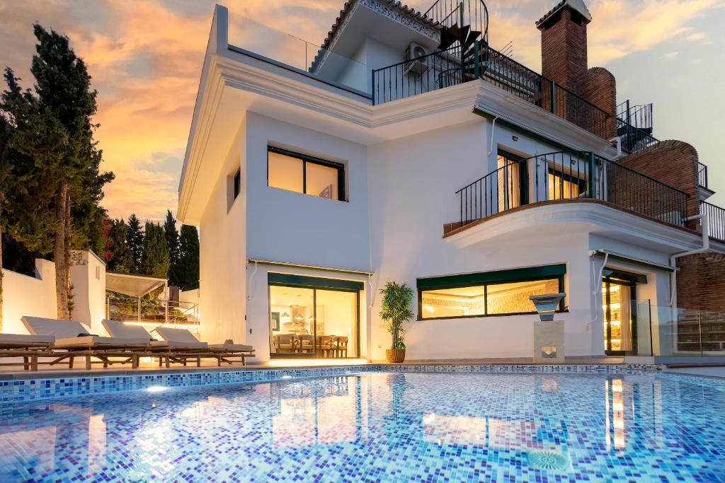 Luxury villa with sea views - heated pool - Jacuzzi