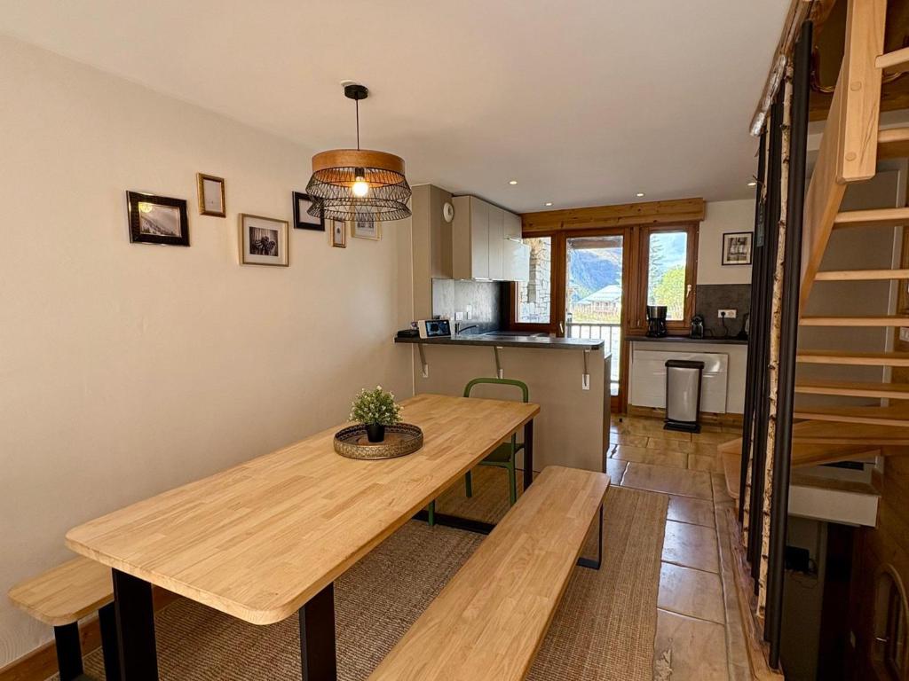 Chalet rénové avec parking, balcon - 7 pers.