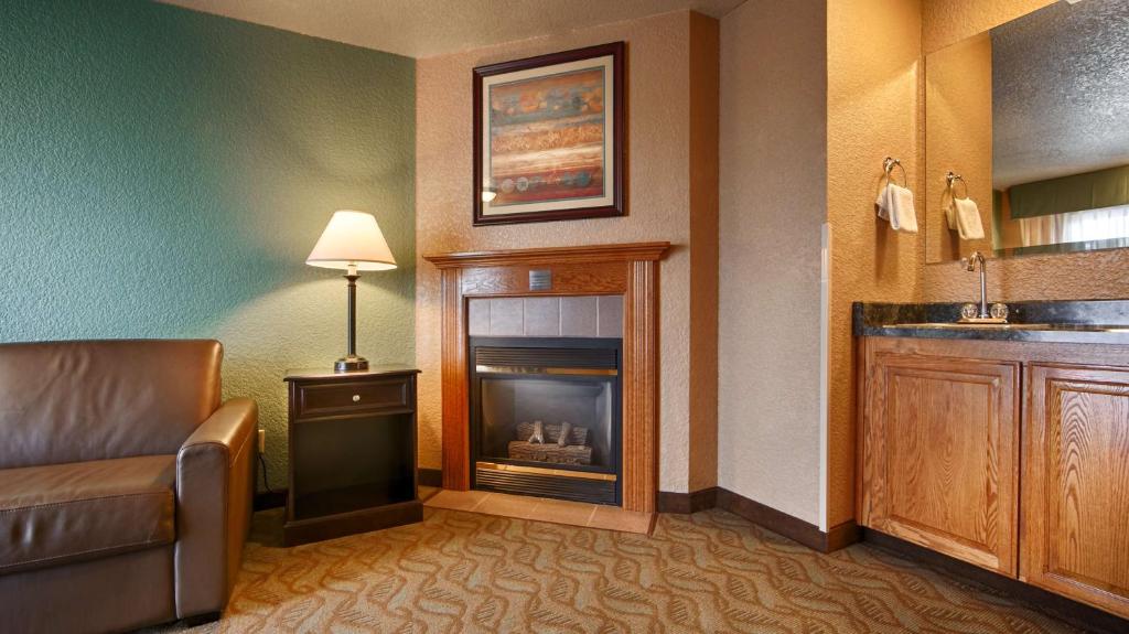 Best Western Plus Bayshore Inn photo