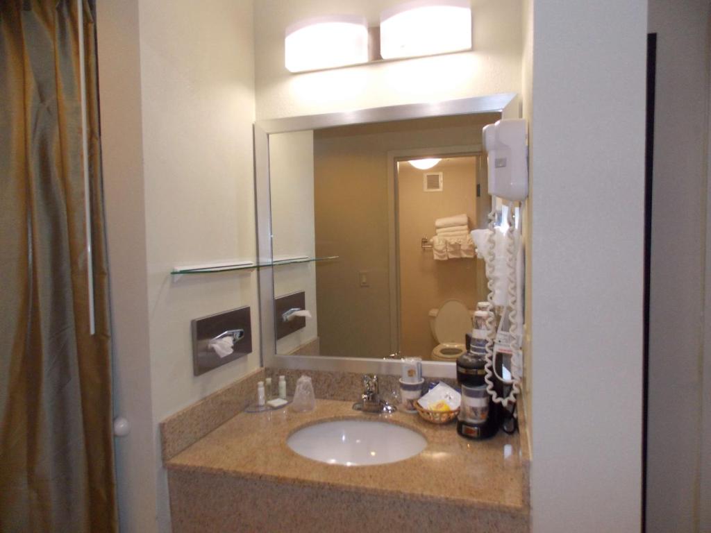 Best Western Springfield West Inn photo
