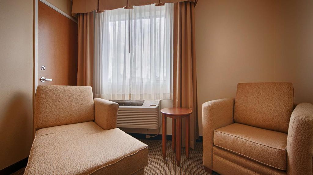 Best Western Tumwater-Olympia Inn - Queen Room Met Roll-in Douche