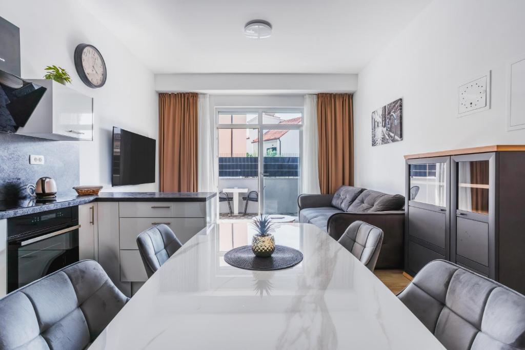 Antonio LUX modern apartment