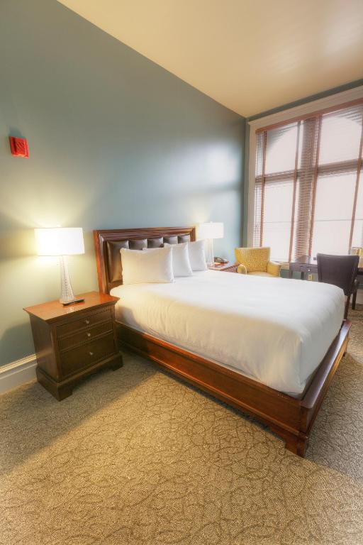 Montvale Hotel - 