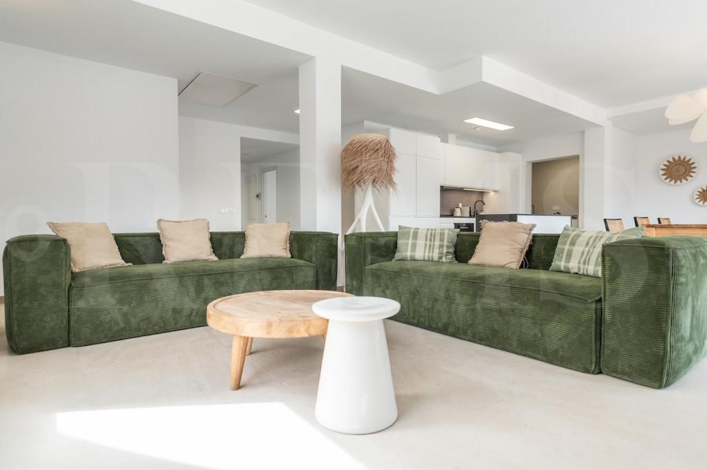Exclusive 4BR Family Villa with Pool & BBQ REMS