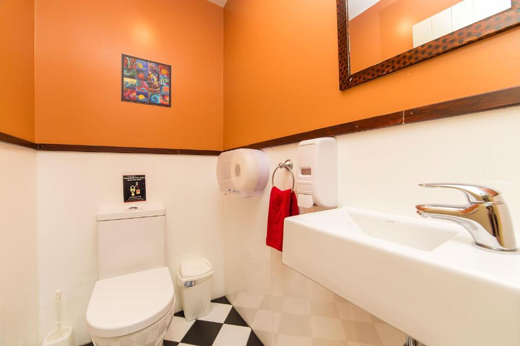 Koupelna v ubytování Tahuna Pod Hostel