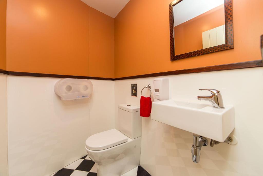 Koupelna v ubytování Tahuna Pod Hostel