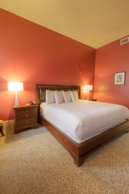 Montvale Hotel - 