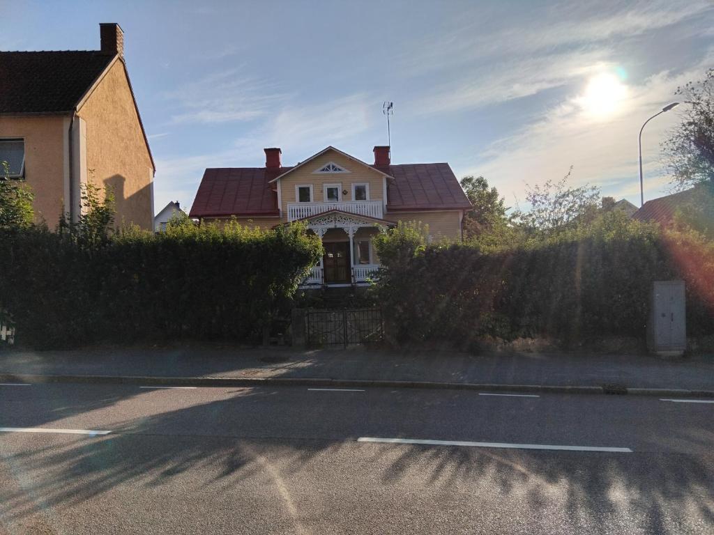 a house sitting on the side of a street at Ankis i Virserum in Virserum
