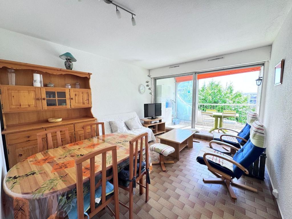 6-person apartment - 2 bedrooms - city center