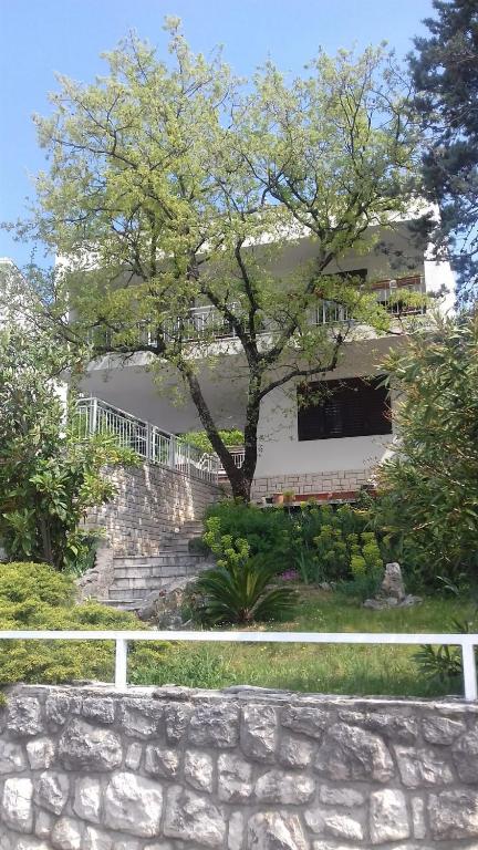 Apartments Crnimolo