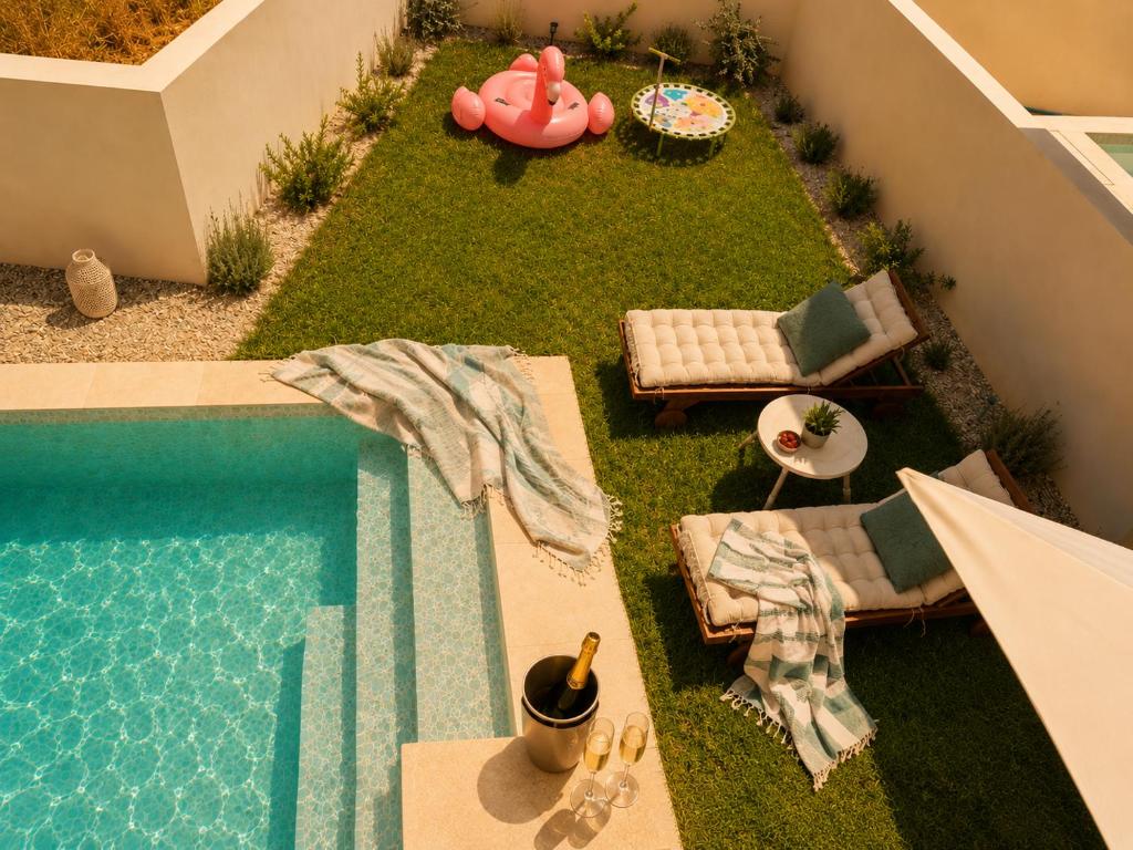Hero's Olive Garden Retreat
