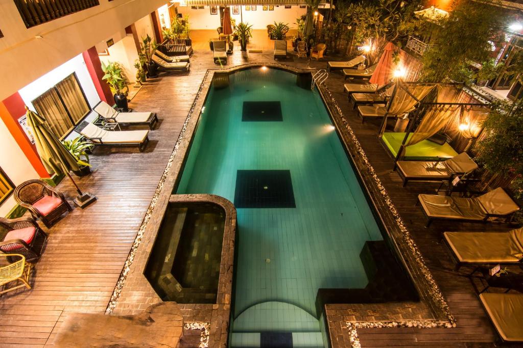 Bazén v ubytování Mekong Angkor Palace Hotel nebo v jeho okolí
