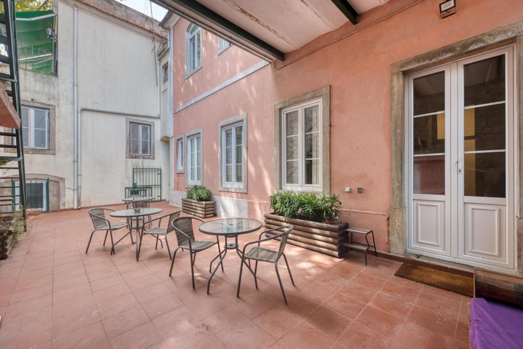 Apartamento em Sintra com 5 quartos e pátio - Até 10 hóspedes