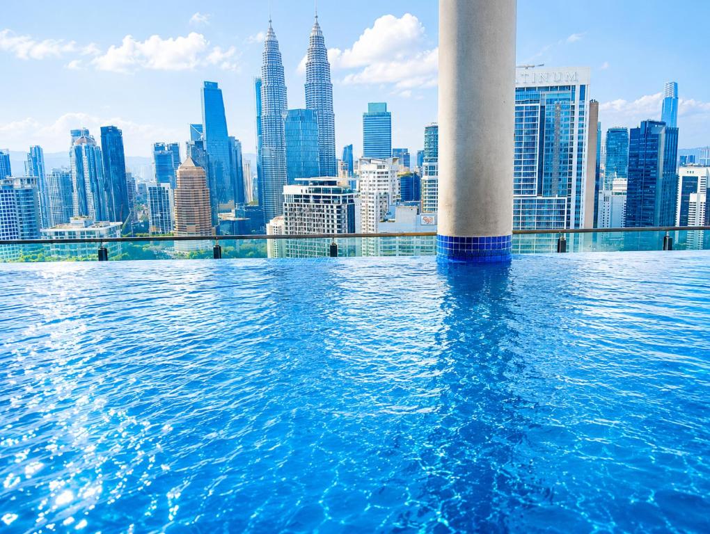 امکانات Infinitum service suite at klcc - تصویر ۴