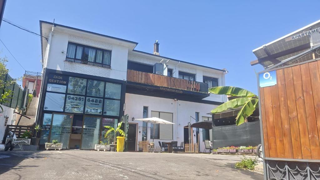 a building on the side of a street at Apartamento Premium Relax C in Bárcena de Cicero