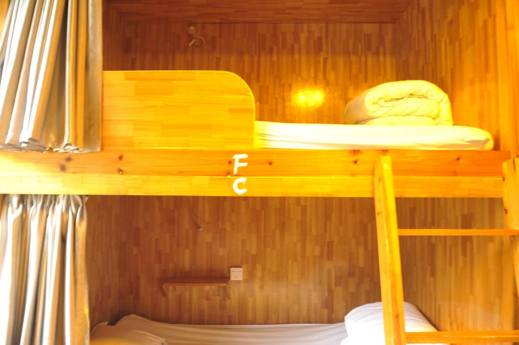 Yangshuo Sudder Street Guesthouse - Bed In 6-Bed Mixed Dormitory Room