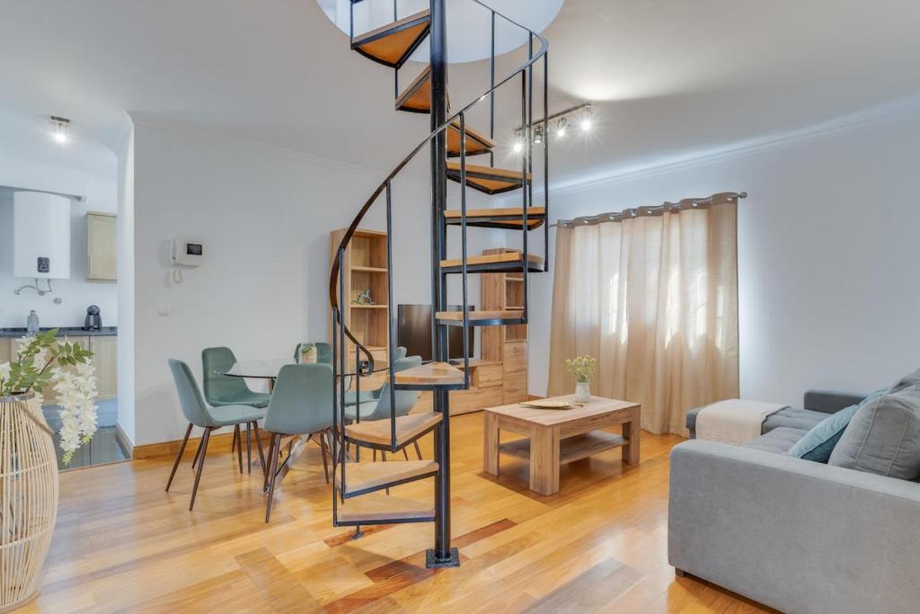 Santa Cruz Duplex Apt Parking & Beach Nearby