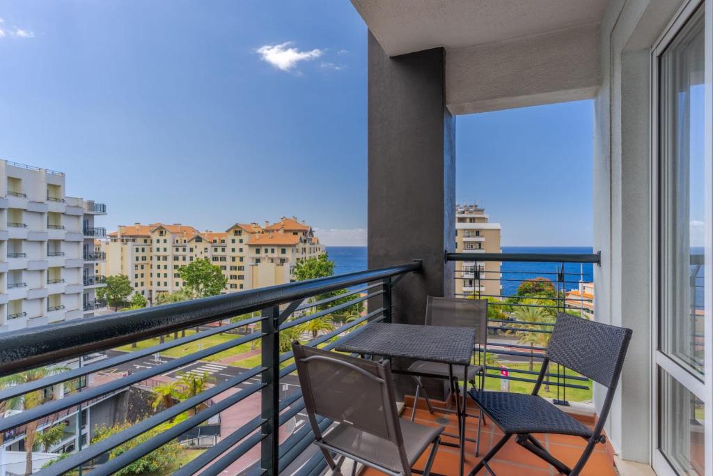 Funchal Sea View Apartment Near Forum Mall & Beach