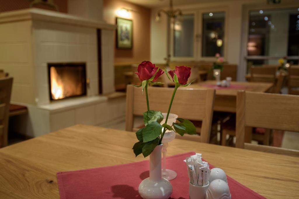 Restauracja lub miejsce do jedzenia w obiekcie Hotel Zachs