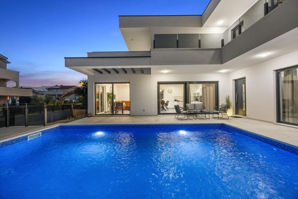 Modern Vila Tamara in Medulin by Istrabook