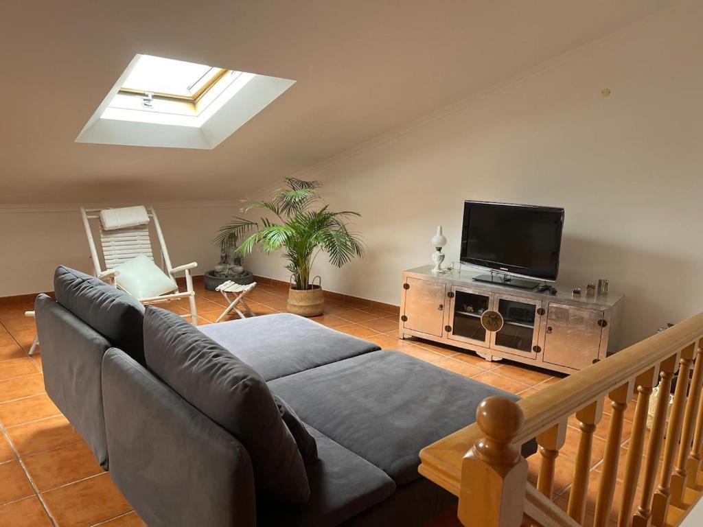 Sunny 4 rooms duplex with balconies in Peniche