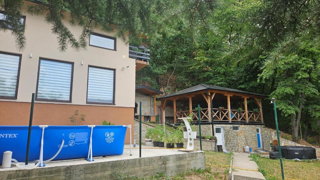 Stari kedar - Housity