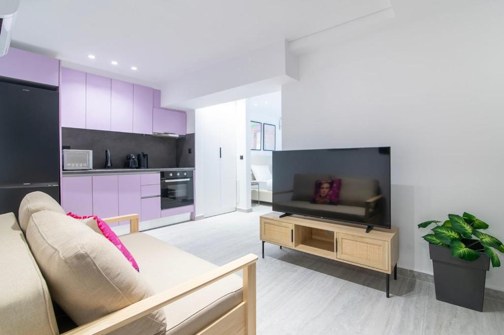 Jia Modern Studio with Balcony & Close to Monastiraki