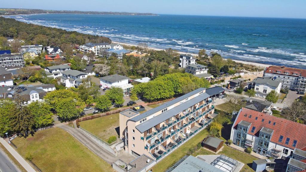 an aerial view of a city with the ocean at Bella Casa 34 - Strandblick in Juliusruh