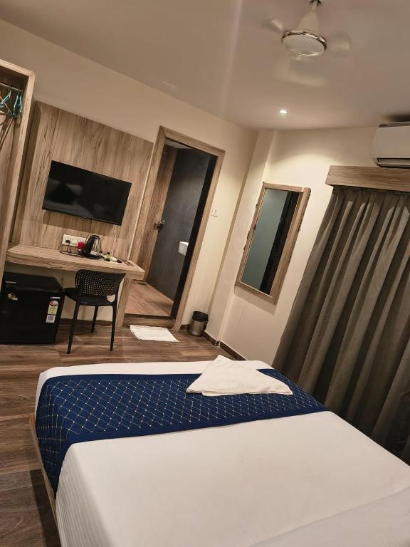 فضای داخلی Hotel Amar Residency Near Kokilaben hospital در بمبئی - تصویر ۳