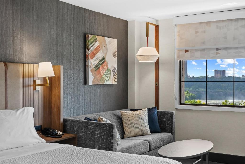 Holiday Inn Niagara Falls State Park Entry, an IHG Hotel - 