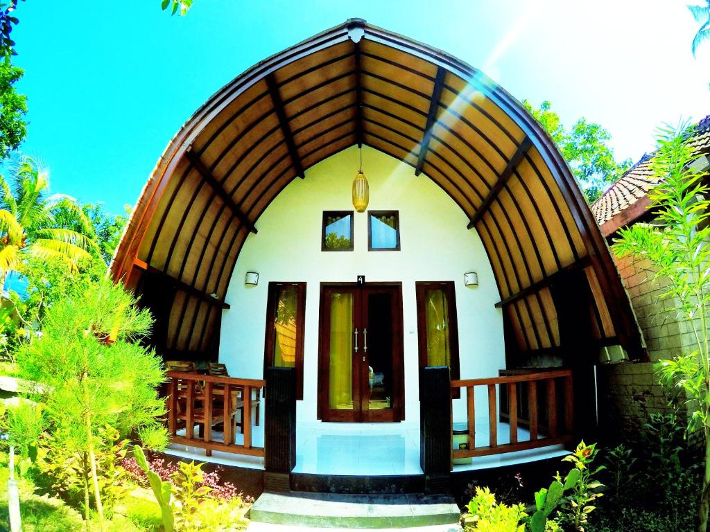 Zahrada ubytování Gili Air Santay 2