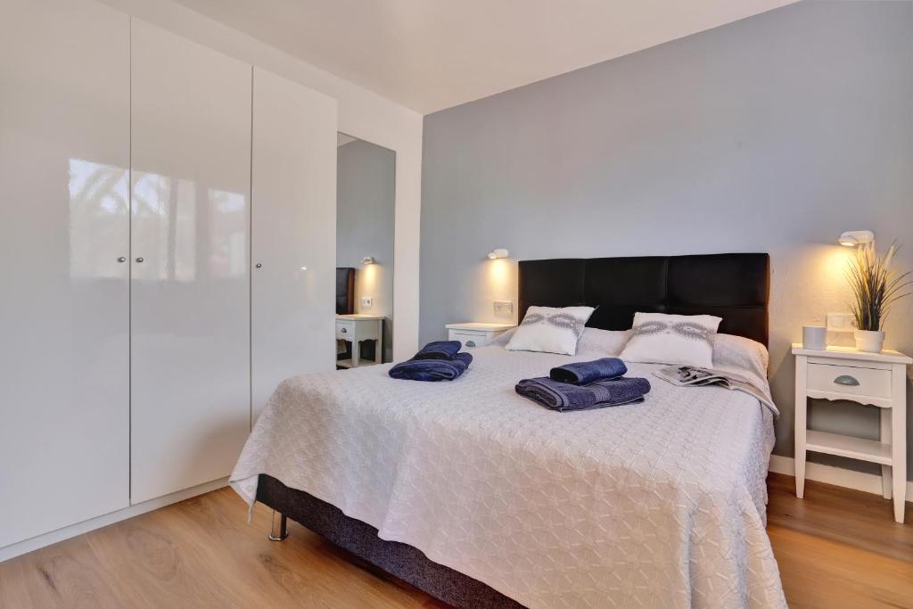 Oasis Royal - Two-Bedroom Apartment With Terrace