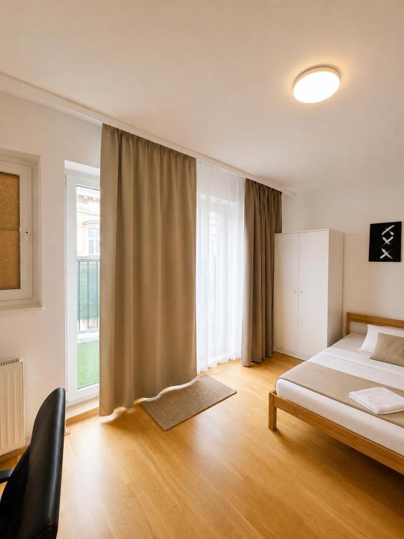 Furnished Room with Terrace in Central Vienna