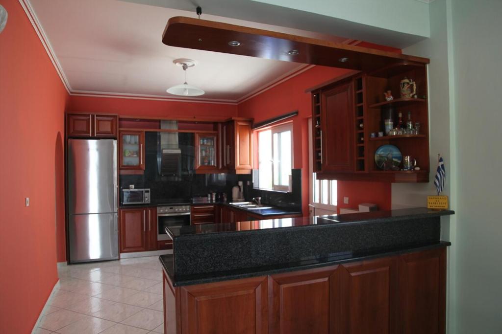 Large Apartment 2nd floor Glyfada