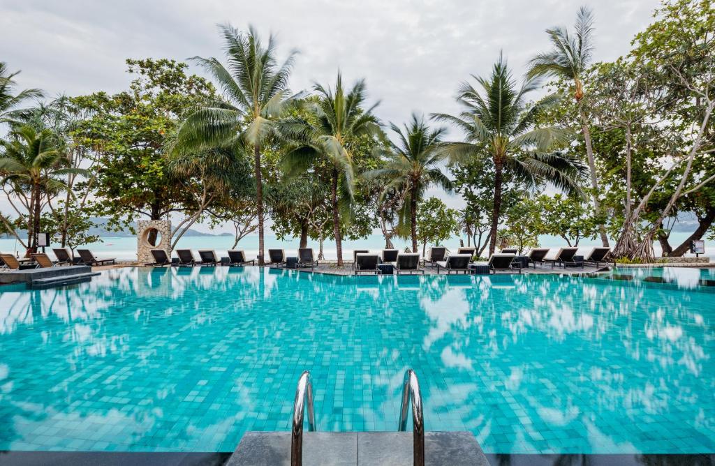 Bazen u ili blizu objekta Impiana Beach Front Resort Patong, Phuket