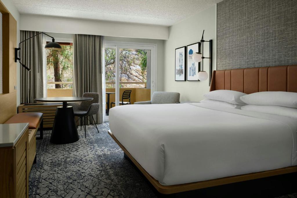 Sheraton Agoura Hills Hotel - 