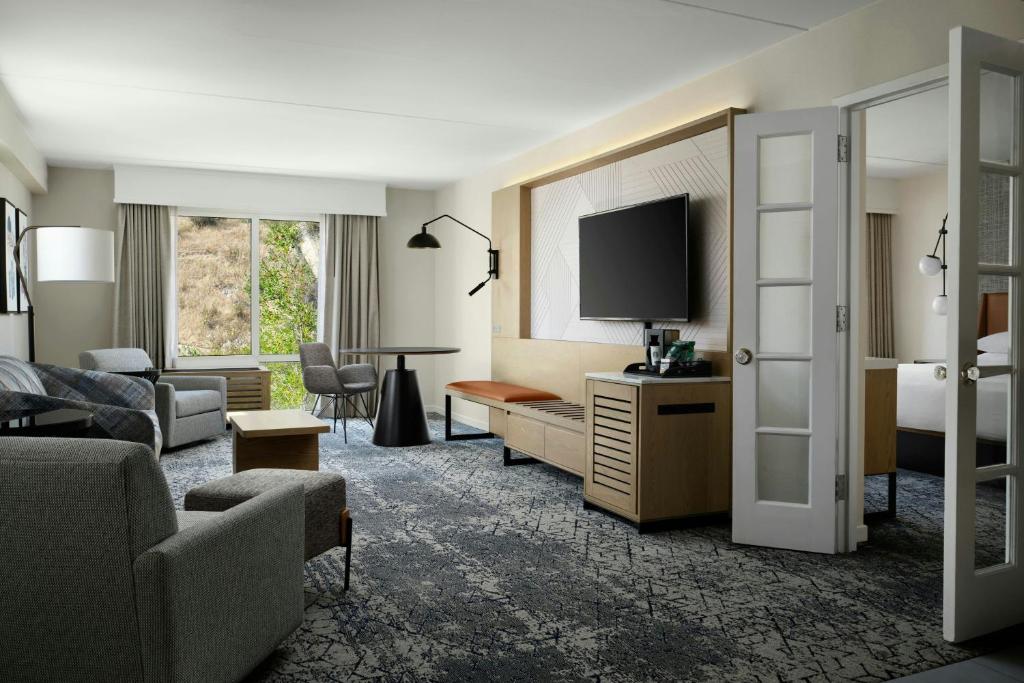 Sheraton Agoura Hills Hotel - 