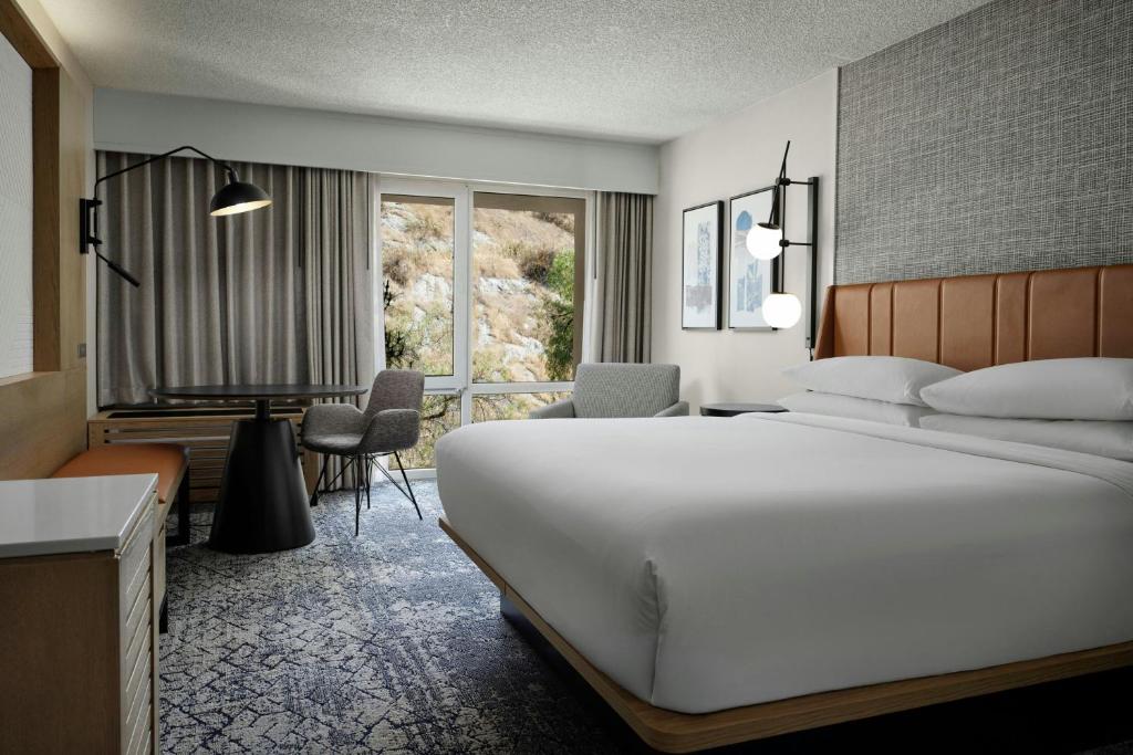 Sheraton Agoura Hills Hotel - 