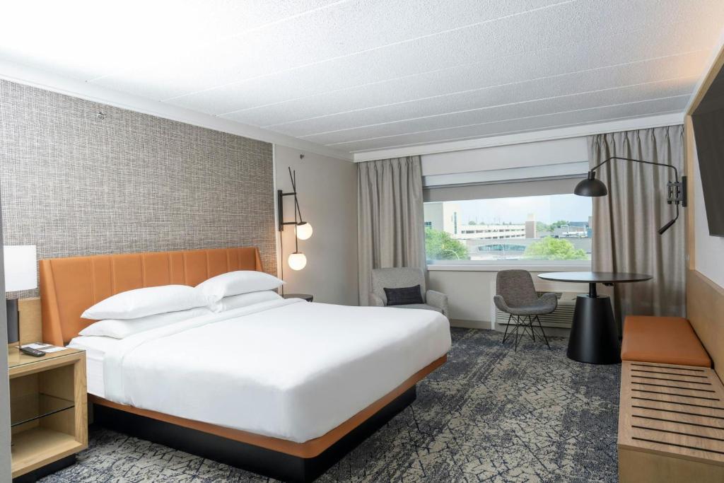 Sheraton Niagara Falls - 