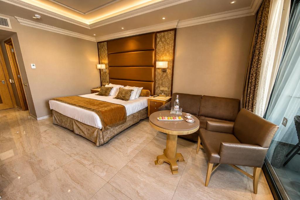 Adams Beach Hotel & Spa - 