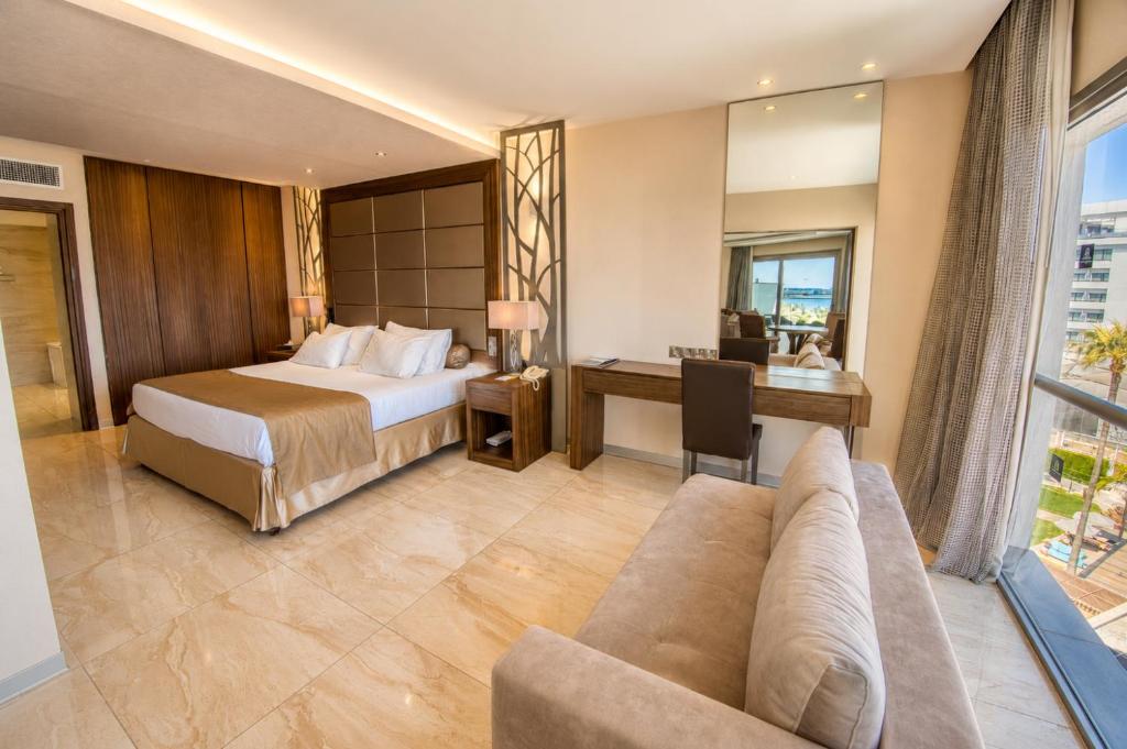 Adams Beach Hotel & Spa - 