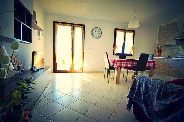 Kuchyňa alebo kuchynka v ubytovaní SoleMare Sud Sardegna